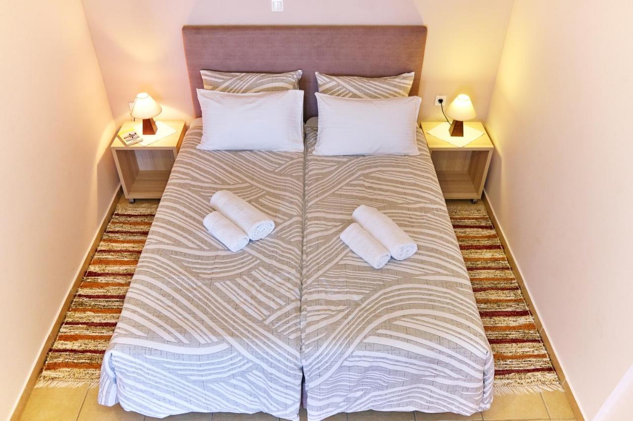 Houmis Apts & Studios Agios Georgios Pagon Zewnętrze zdjęcie